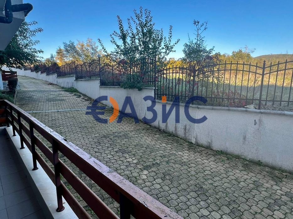 Продава се Двустаен апартамент в к.к. Слънчев бряг - 65 кв.м за 954 €/кв.м - Снимка #1