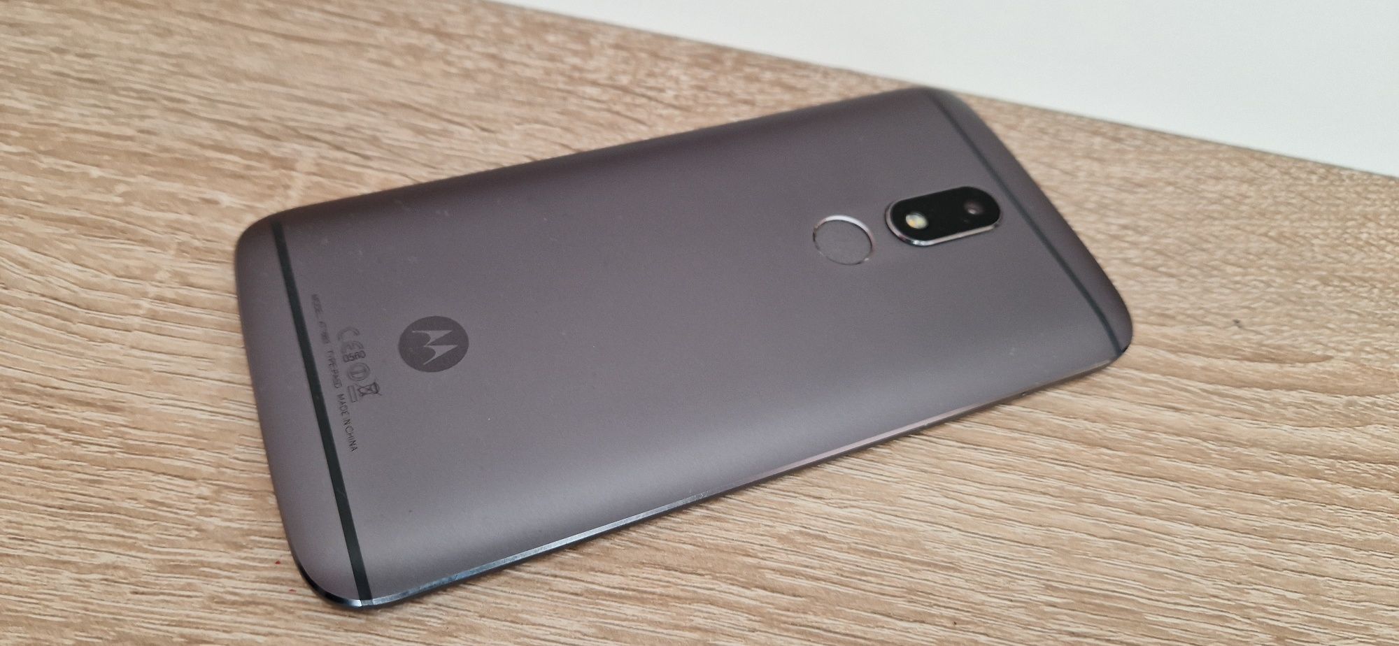 LENOVO MOTO M- изцяло метален смартфон!