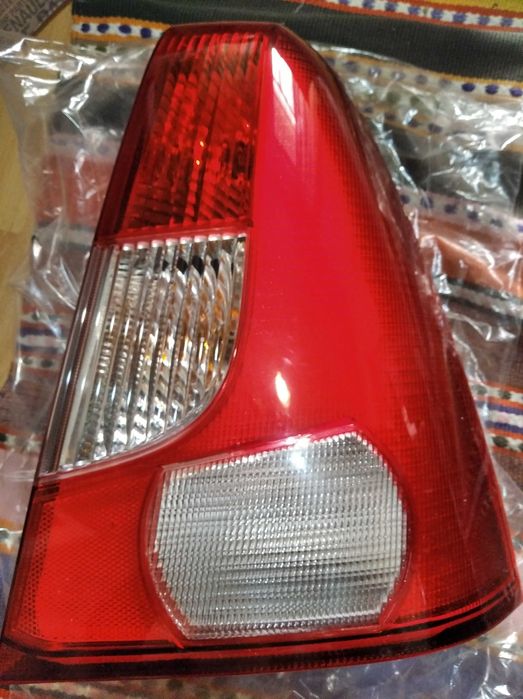 Lampa (stop) spate clasica dreapta Logan(semn alba)