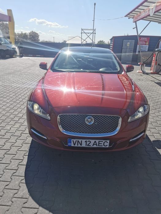 Jaguar XJ 3.0 

Kilometraj: 2