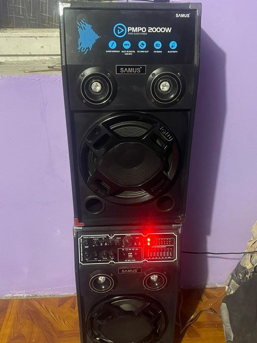 Vând sau schimb boxe Samus