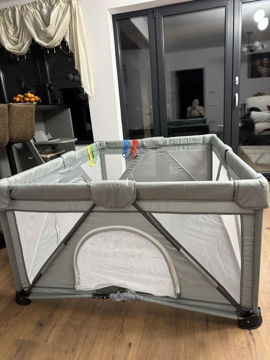 Tarc bebelusi pliabil, ca nou, ingrijit foarte bine