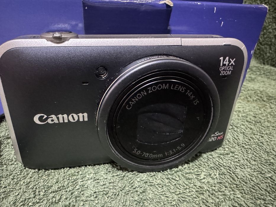 Canon PowerShot SX220 HS Digital Camera 14x Optical Zoom 12.1MP