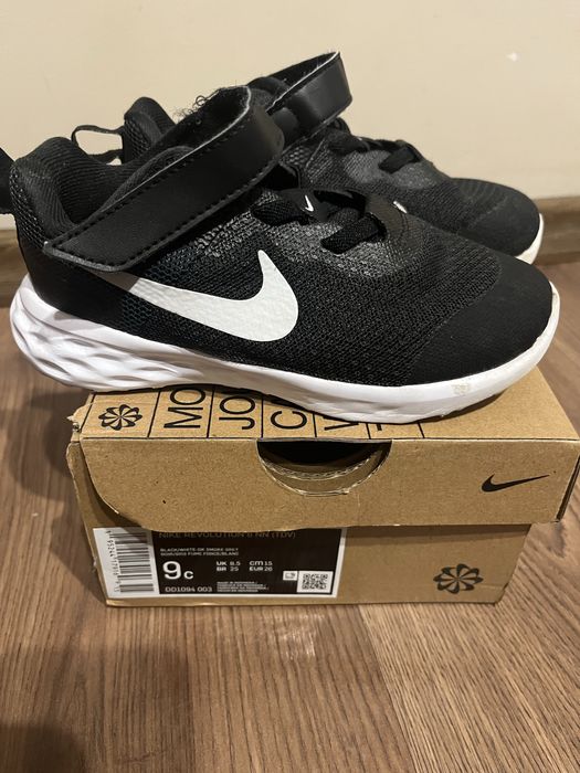 Маратонки Nike Revolution 26 номер