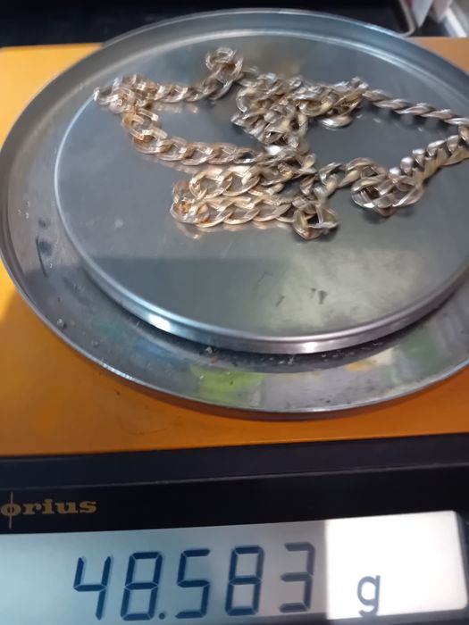 Продавам златен ланец "панцер"