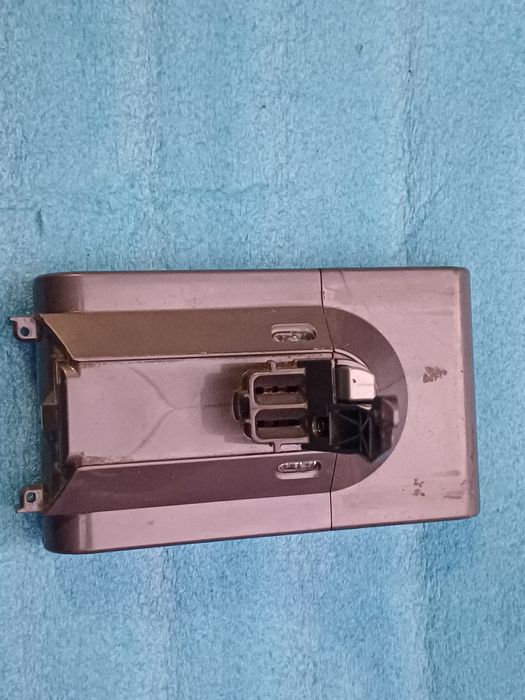 Baterie  DYSON V8  cu celule schimbate originale Samsung.