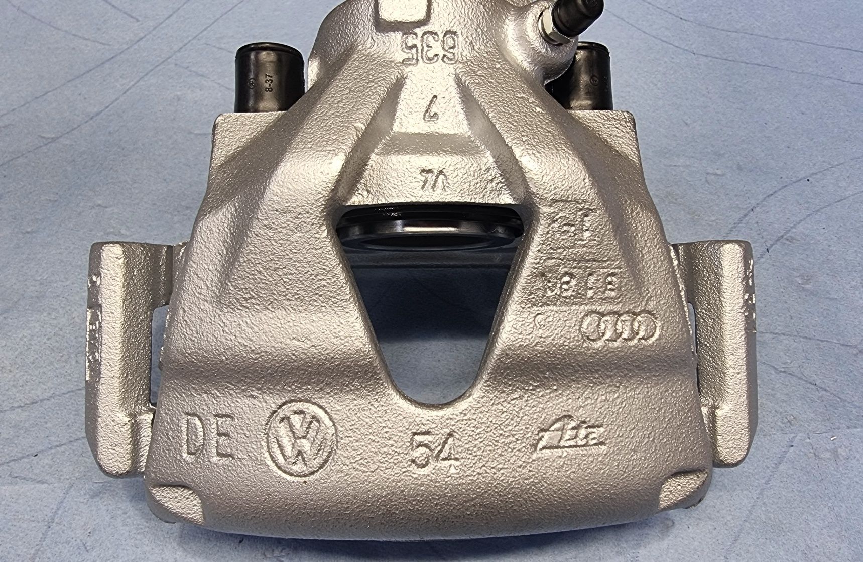 Спирачни апарати (предни) от Golf 4, Audi A3 8L, Seat Leon, Bora