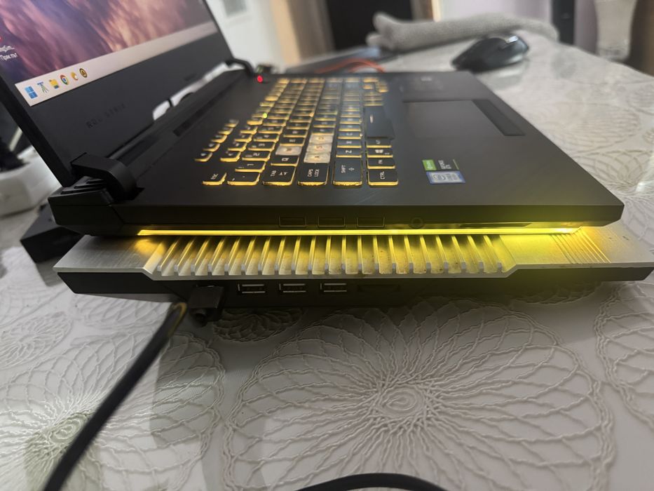 Лаптоп с NVIDIA видеокарта-8GB Ram-513GB