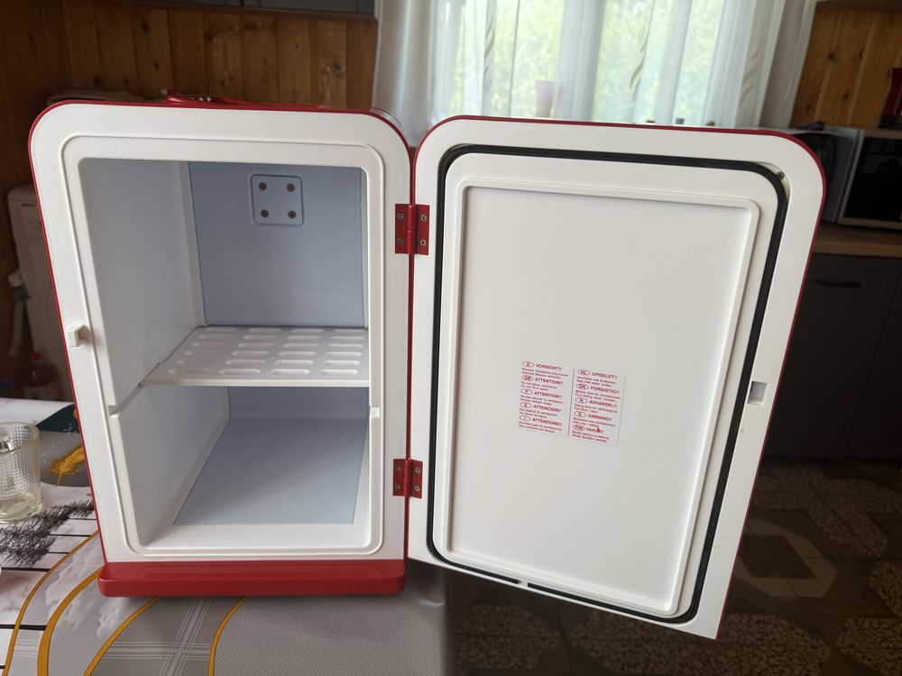 Mini frigider auto