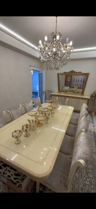 Замона тойхонаси ропарасида 5 хона 138кв м  дом сотилади