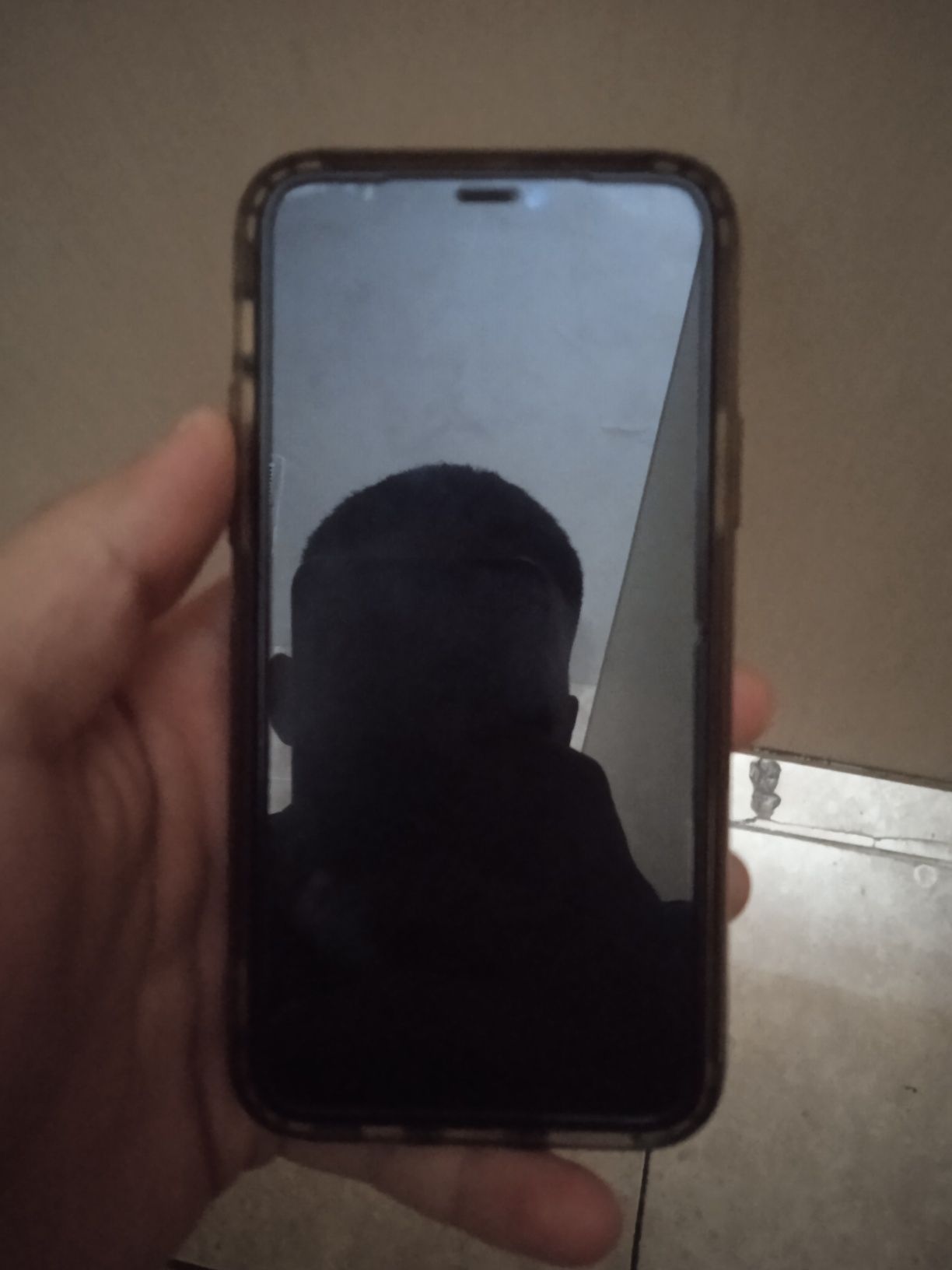 Продаю айфон 11 про