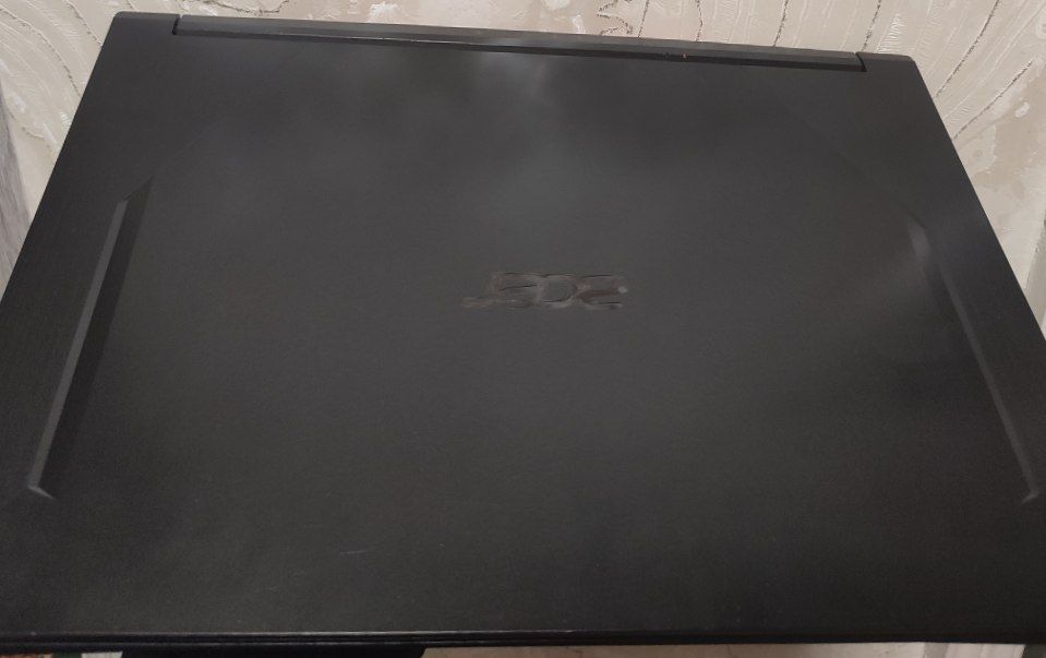 Sotiladi: Kuchli va Ishonchli AMD Ryzen 5 Noutbuk