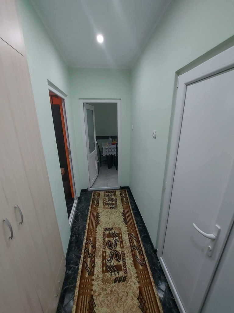Дава се под наем Тристаен апартамент в Търговище, Център - 65 кв.м за 280.5 € - Снимка #12