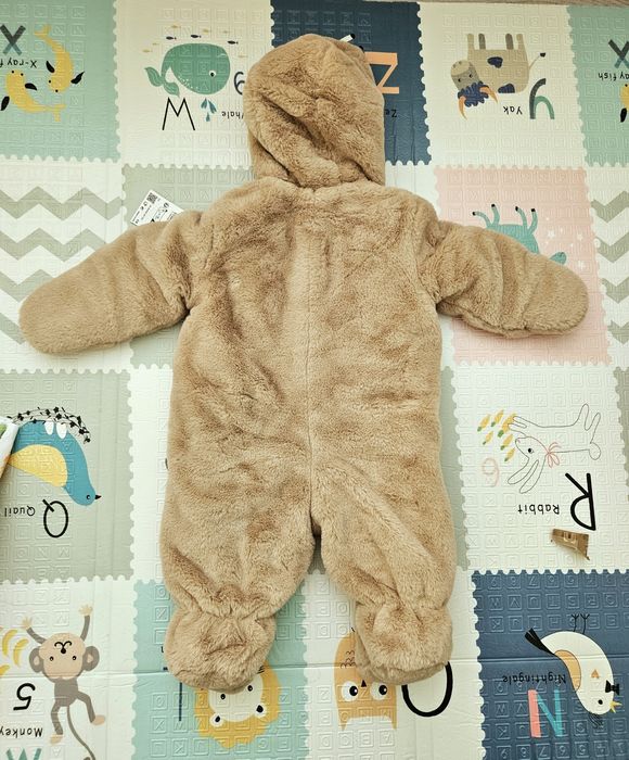 Пухен и топъл гащеризон 68 размер