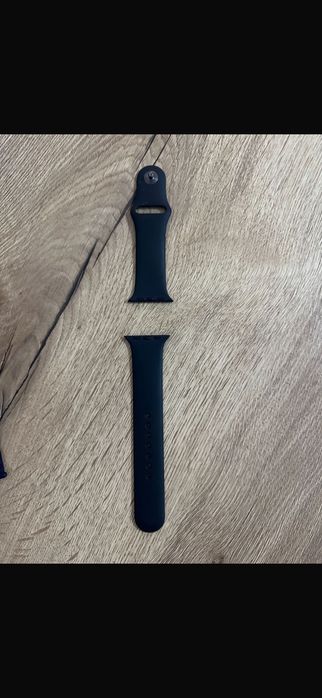 Vand doua apple watch :se si seria 6