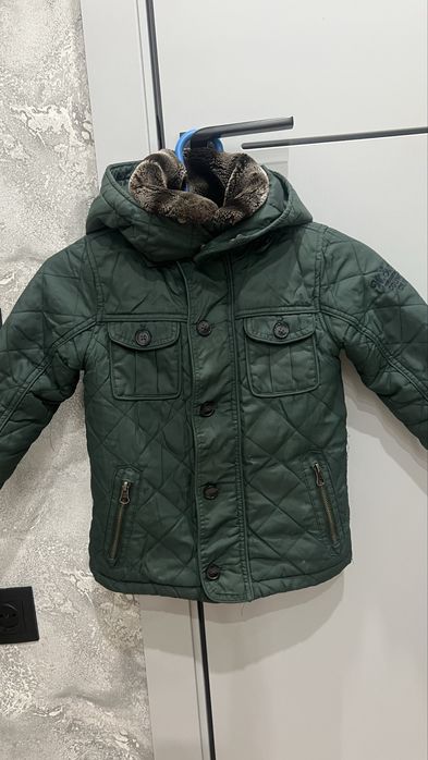 Продаю зимнюю куртку на мальчика