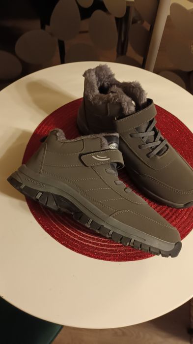 Vând ghete pt băieți/barbati