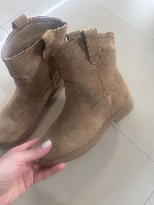 Нови велурани ботуши за момиче 35 номер