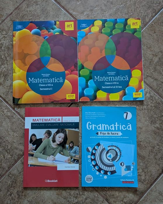 Culegeri de matematica și carte de gramatica clasa a 7 a