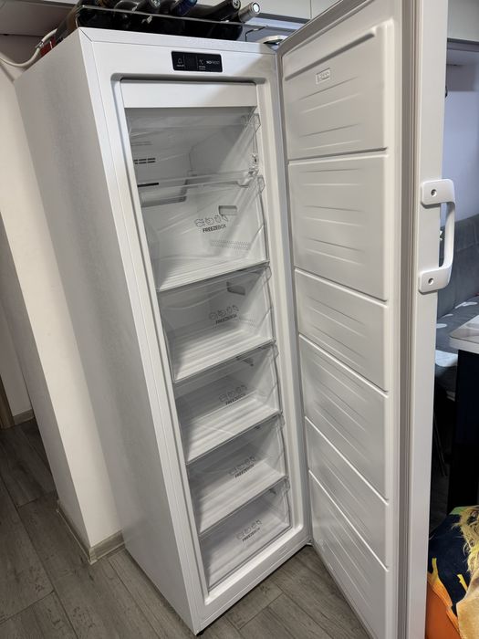 Vând Congelator Gorenje  F6171CW Nou