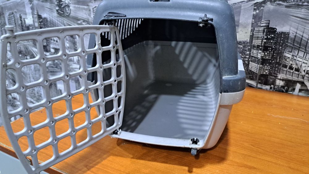 Продам клетку для кошек