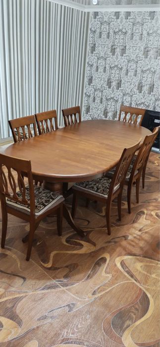 Деревянный большой стол