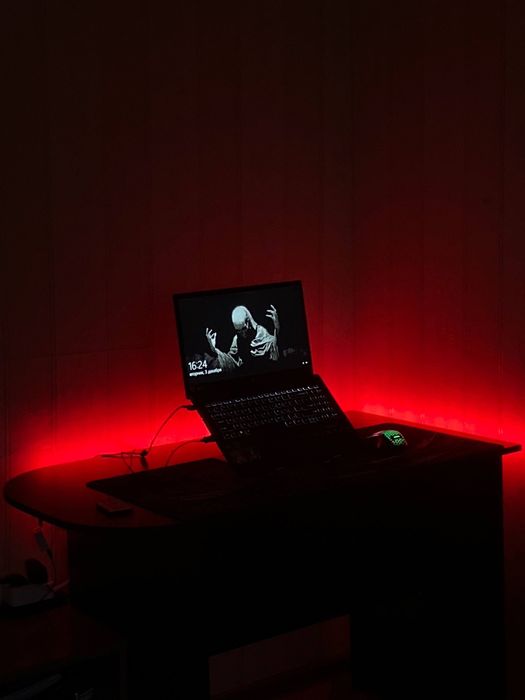 Acer Nitro V15 — мощный игровой ноутбук в идеальном состоянии!