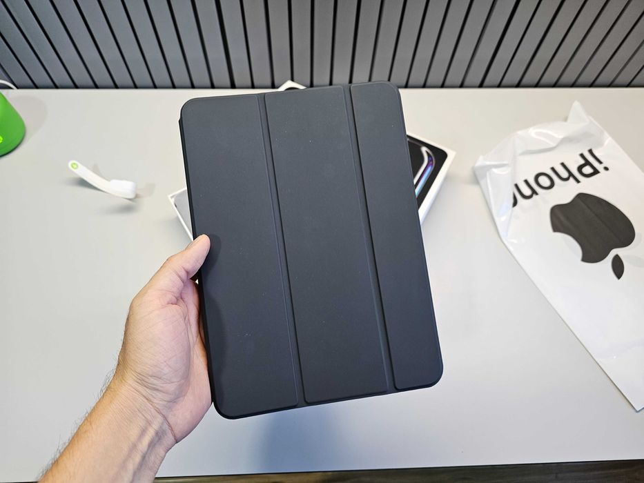 ПРОДАМ Оригинальный Чехол Smart Folio для iPad Pro (M4). Состояние Б.У