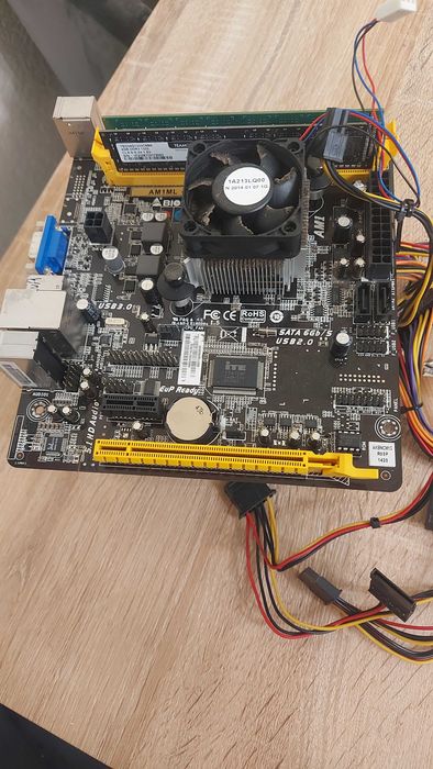 Vand placa de baza AM1ML + sursa + procesor + RAM