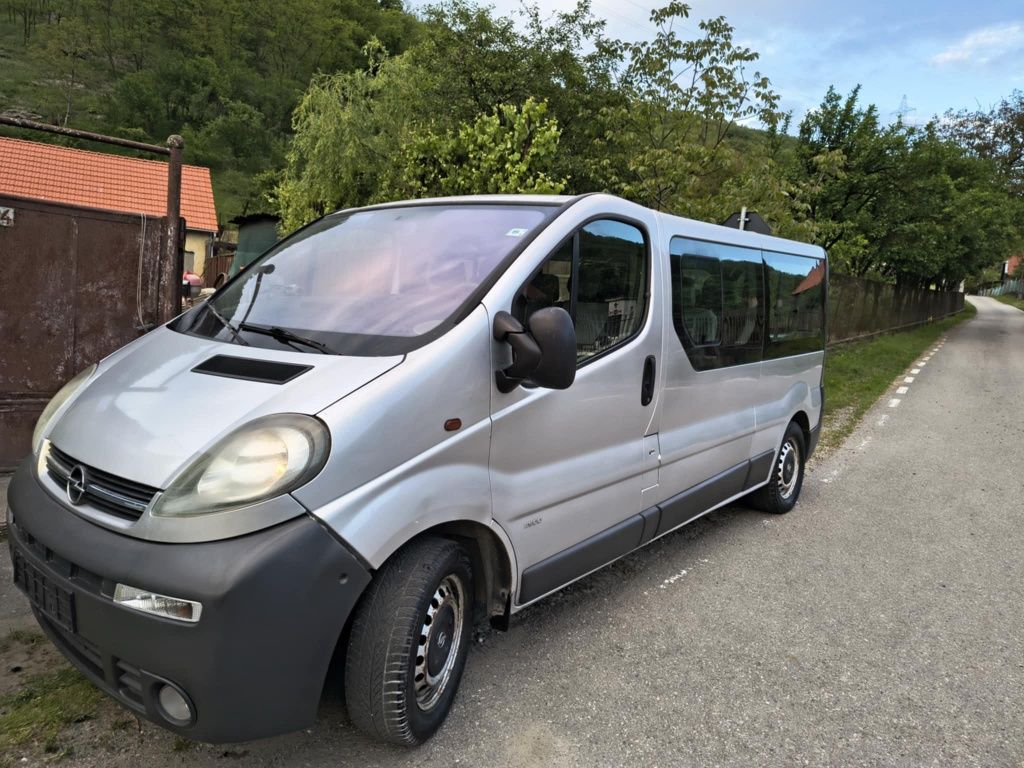 Opel Vivaro 8+1 ,1,9dci