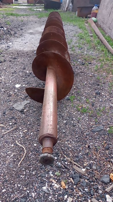 Продам шнек с комбайна в хорошем состоянии