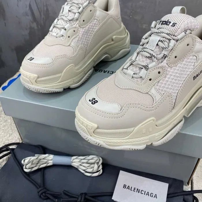 Balenciaga Triple S crem *calitate premium*