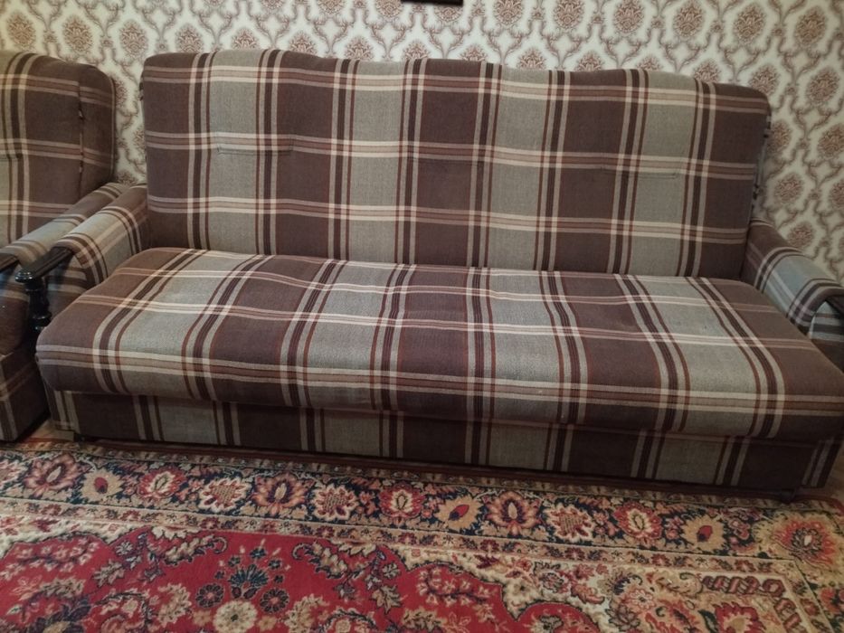 Отдадим диван и два кресла, самовывоз, срочно