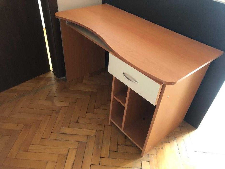 масивно ученическо бюро с място за съхранение