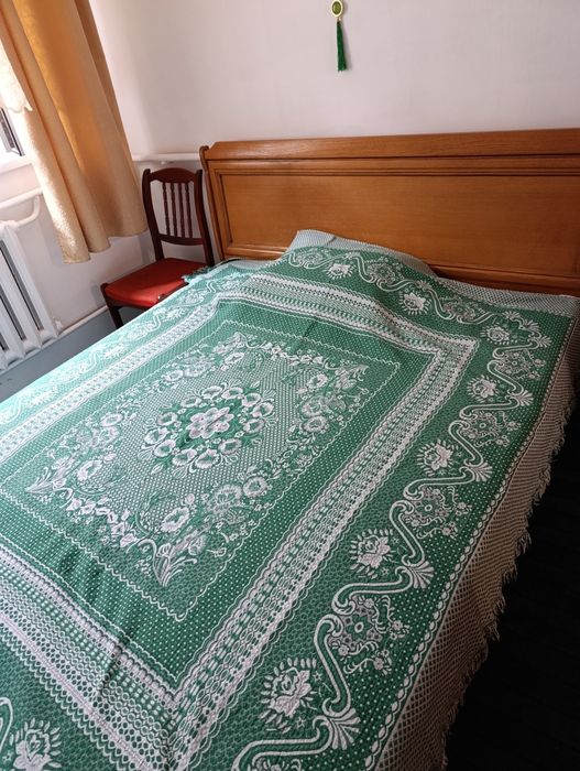 Двуспальная кровать