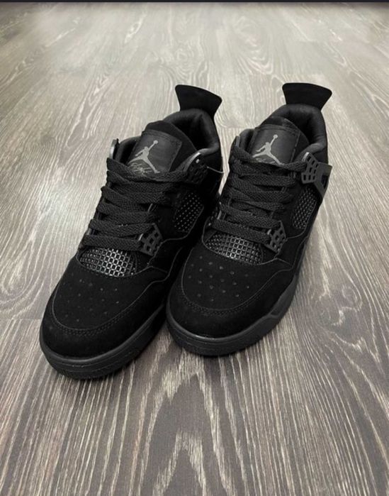 Jordan 4 Black cat