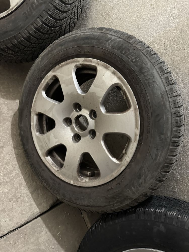 Зимни гуми с джанти Bridgestone