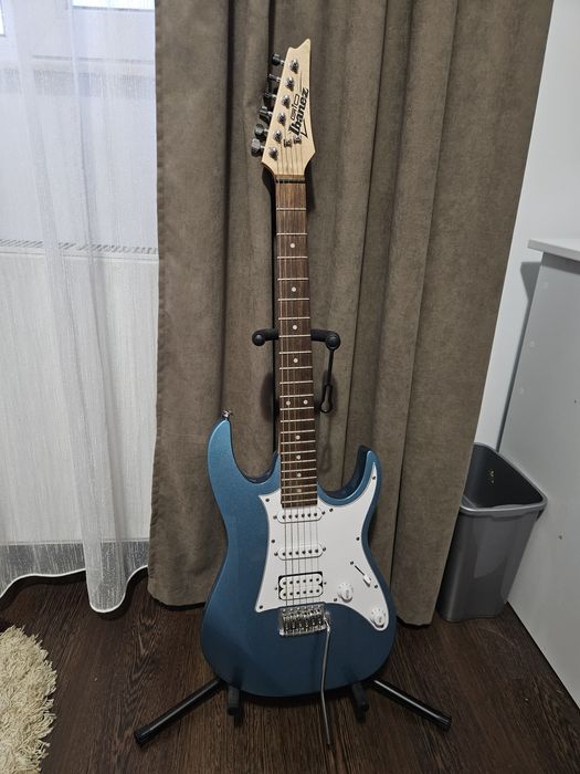 Vând chitara electrica Ibanez Gio.