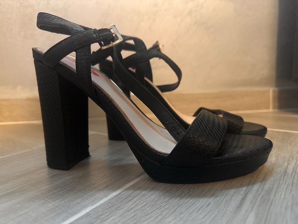 Сандали  BATA red label