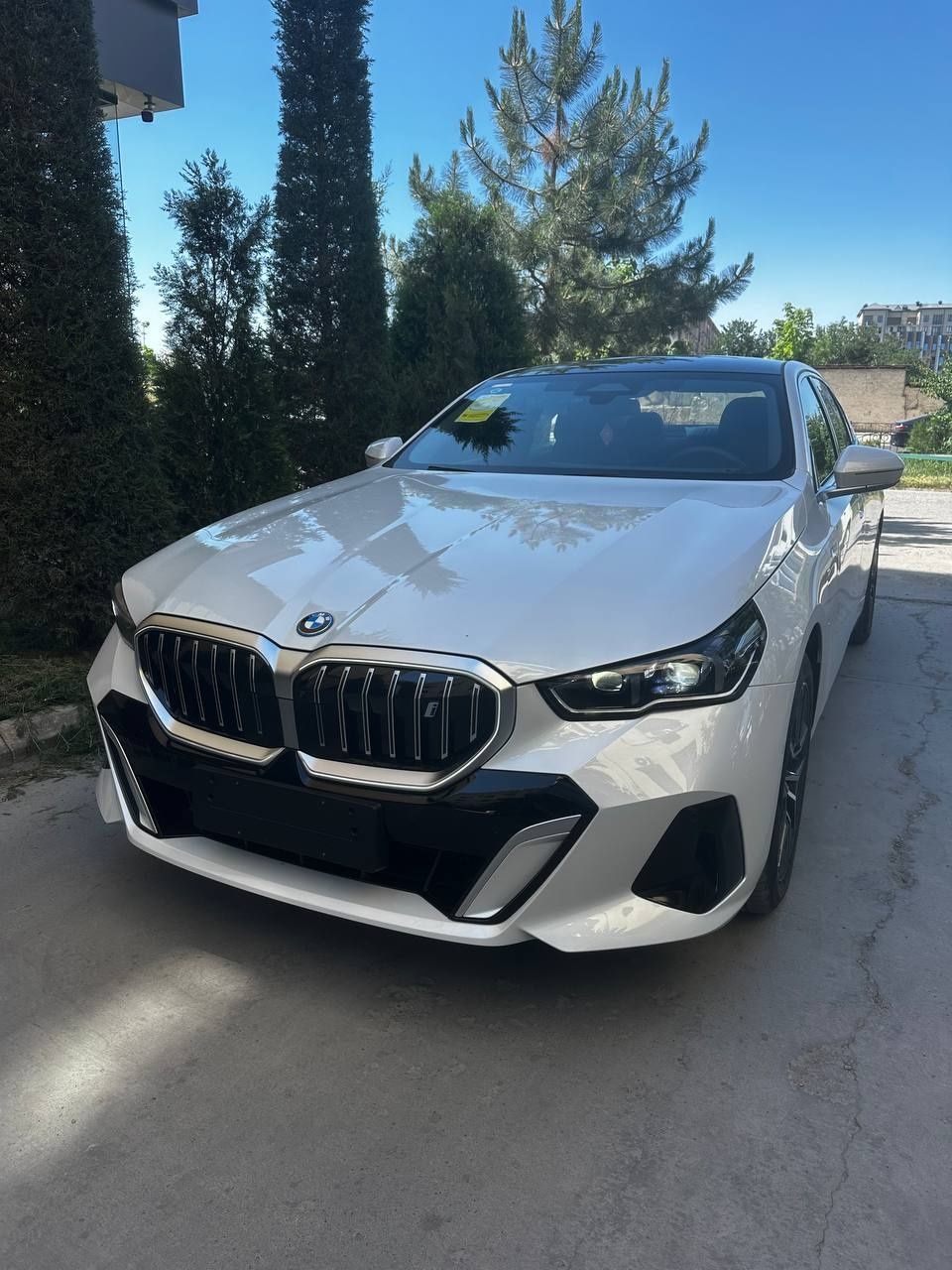 Натариус BMW i5 40L M paket 2025
