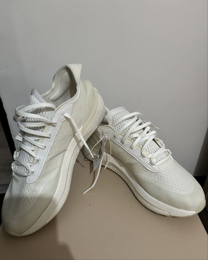 Adidas Arvyn Bounce originali, masura 44 2/3