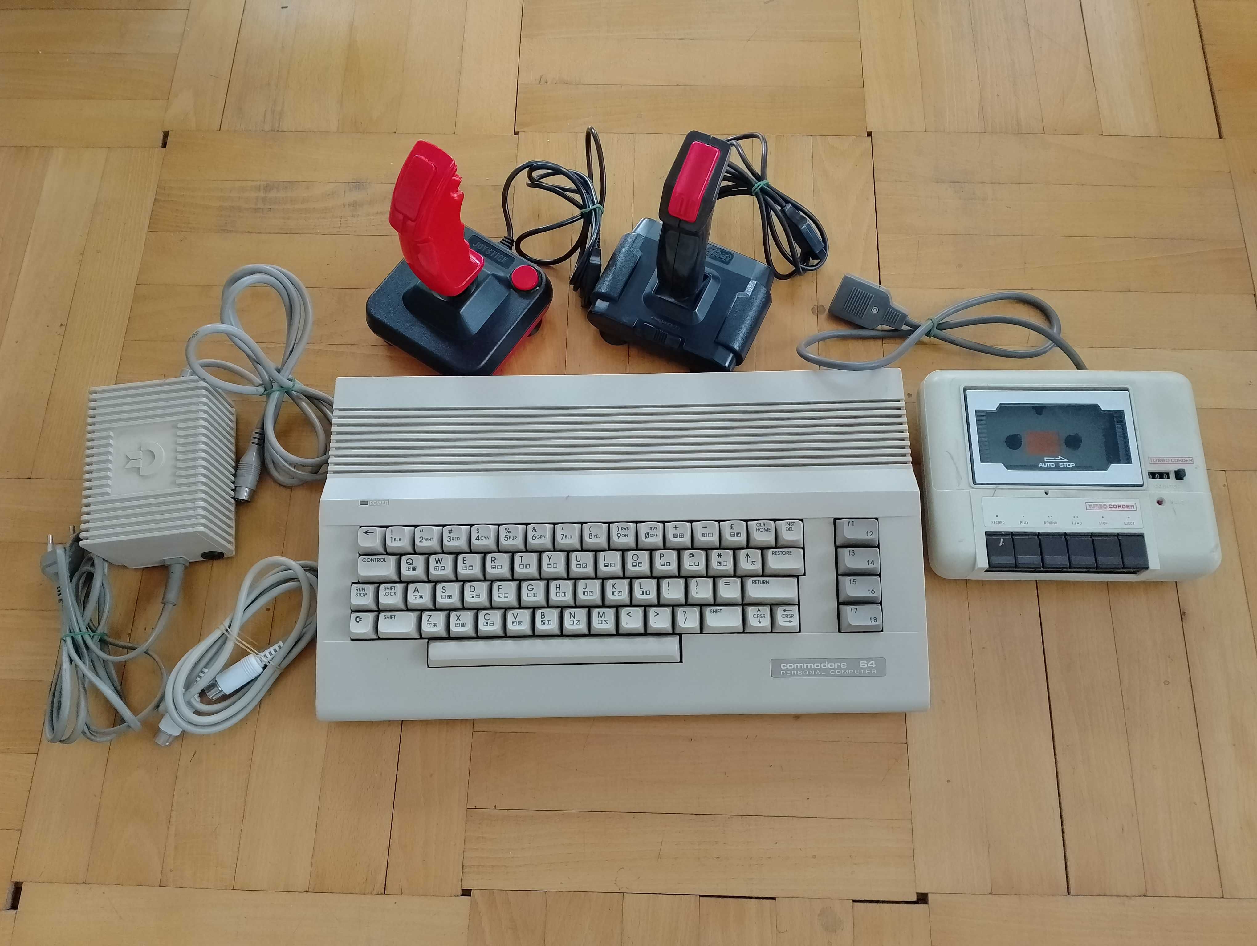 Стар компютър Commodore 64