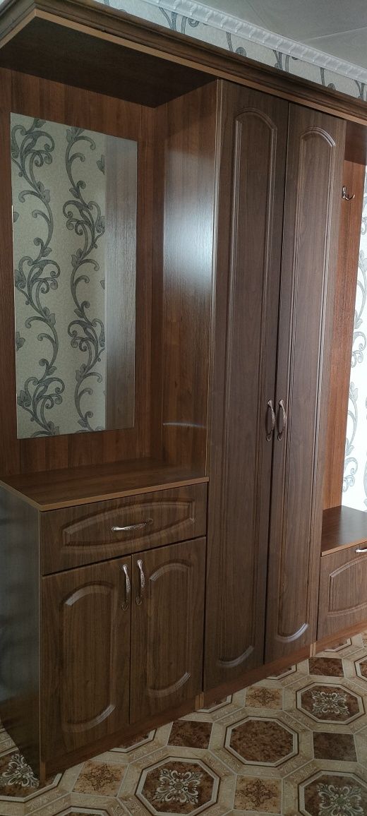 Продам прихожку б/у