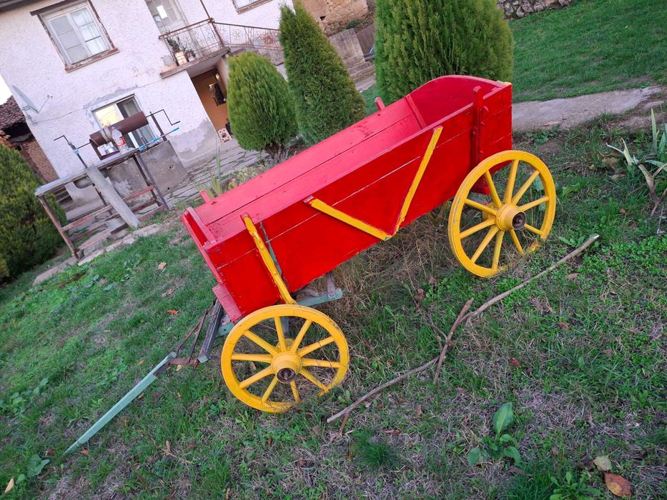 Декоративна каруца