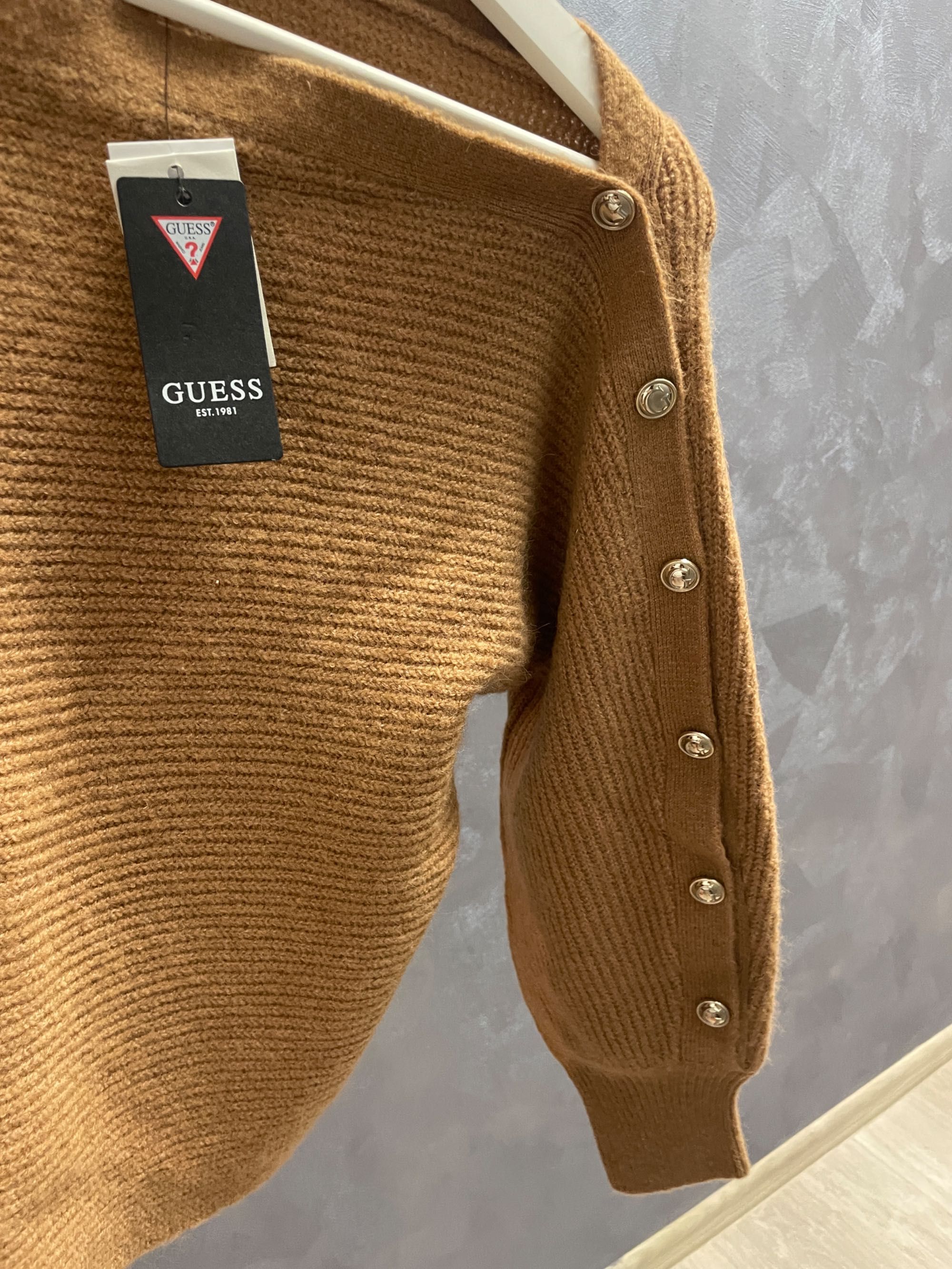 Pulover Guess S, nou cu eticheta