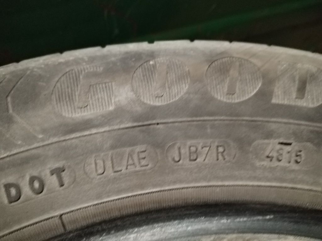 Летни гуми Goodyear 195/65/15. Цената е за двете.