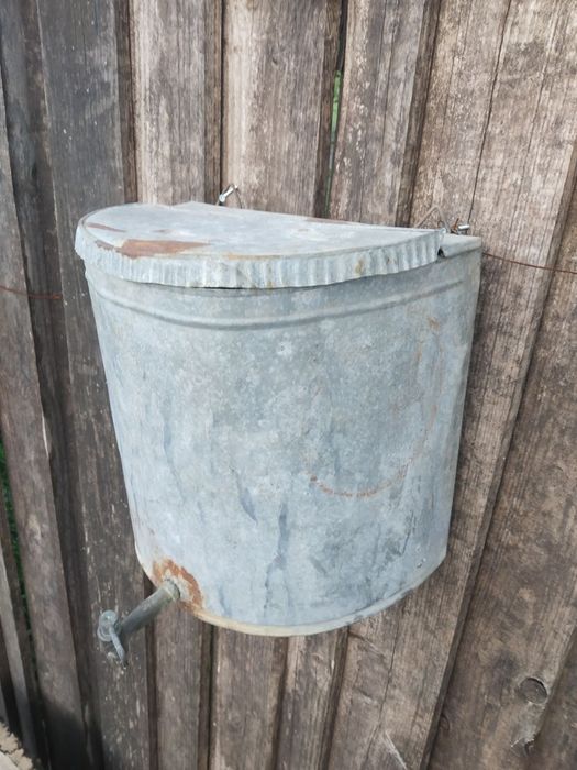 Винтидж стара селска външна мивка за стена. Става за цветарник.