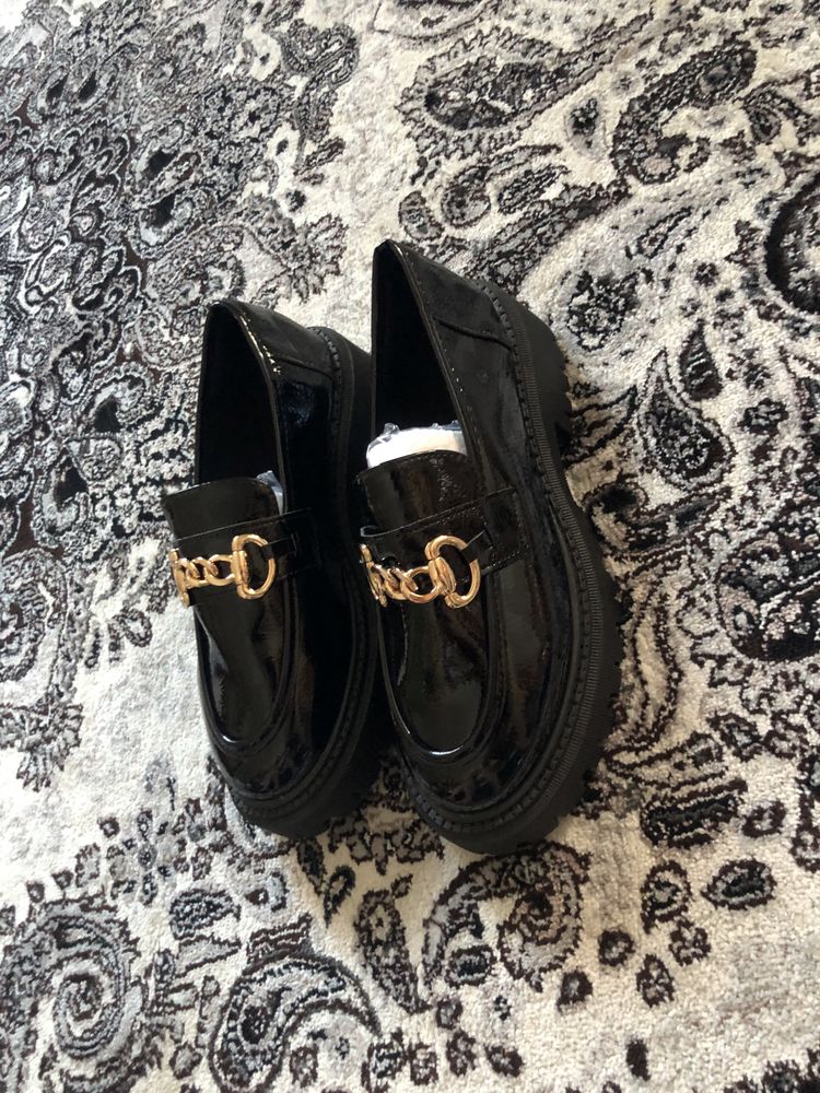 Mocasini de vinzare.