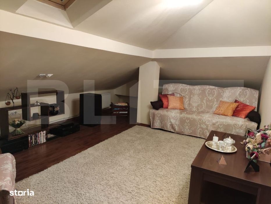 Apartament de vanzare, 3 camere, 80 mp, decomandat, zona Zamca