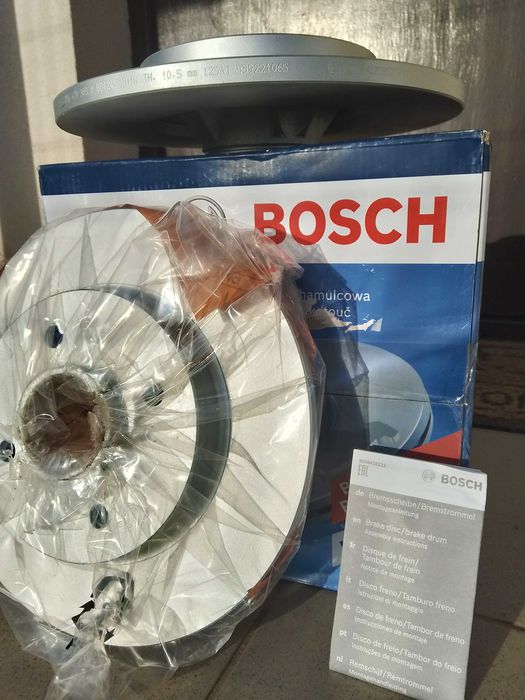Продавам чисто нови задни спирачни дискове Bosch